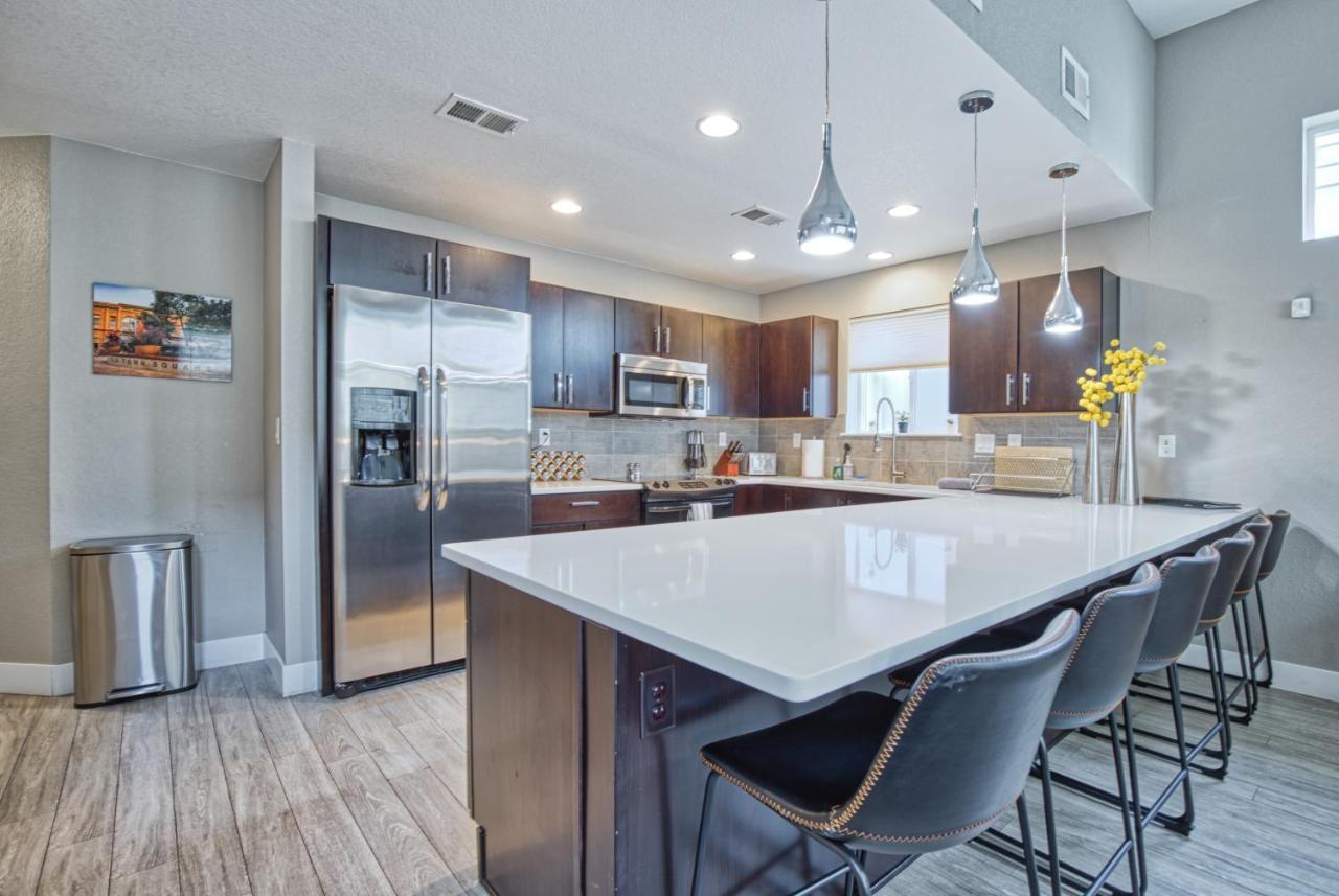Modern Townhome Near Old Town, Breweries, & River! Fort Collins Eksteriør billede
