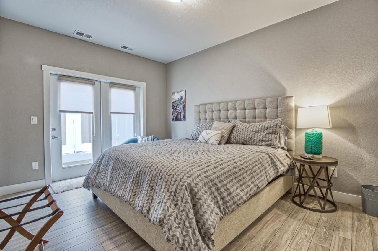 Modern Townhome Near Old Town, Breweries, & River! Fort Collins Eksteriør billede
